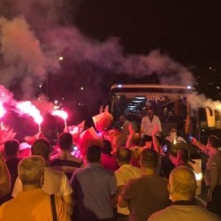 Stadyum Dışında Takımımı Bekler Tezahürat Yaparım.