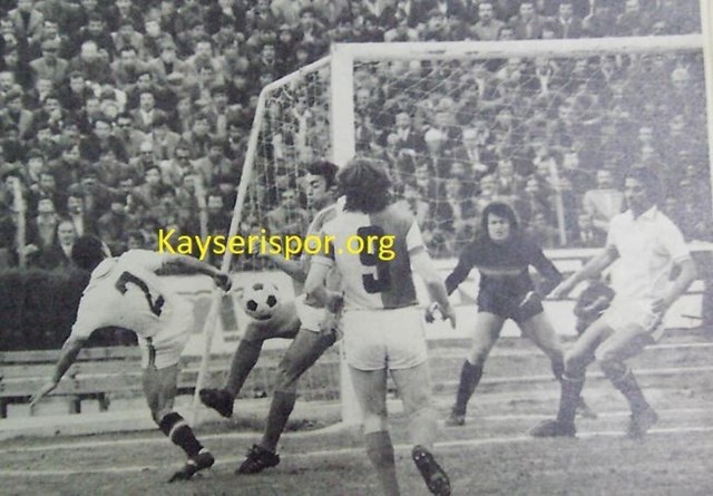 Kayserispor 2-0 Galatasaray Maçından bir An )Kalede Rızkullah