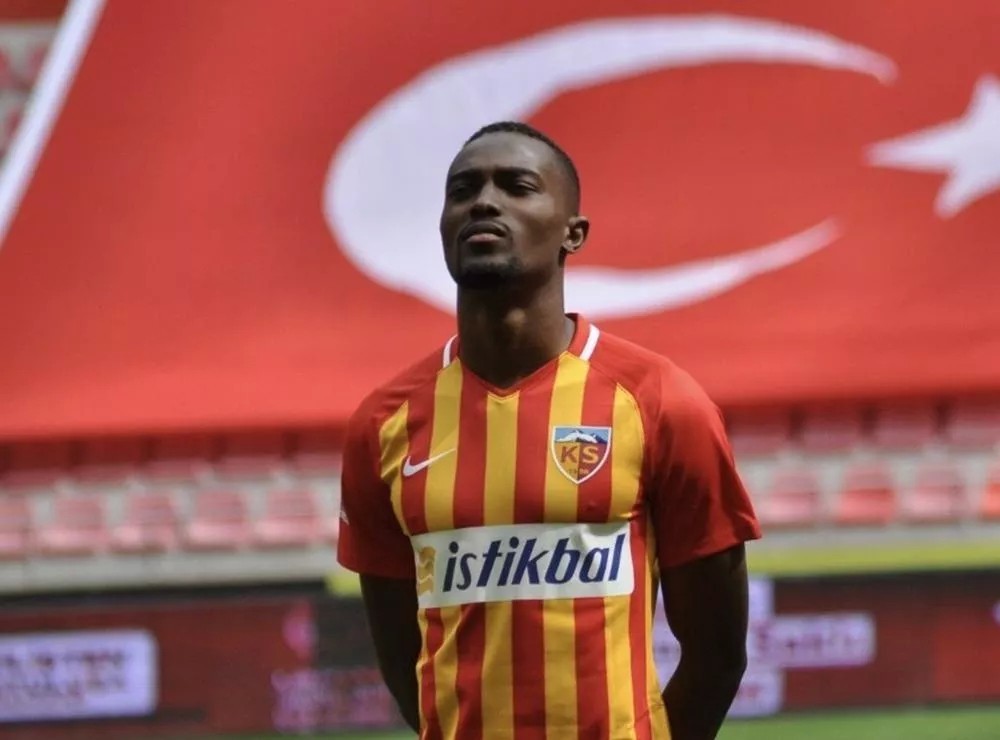 2019-2020 Bernard Mensah (Beşiktaş) 4,3 Milyon Euro sezon sonu transfer hakkı olarak