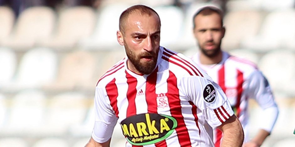 Rakip takımlara 1 defa futbolculara kırmızı kart gösterdi.