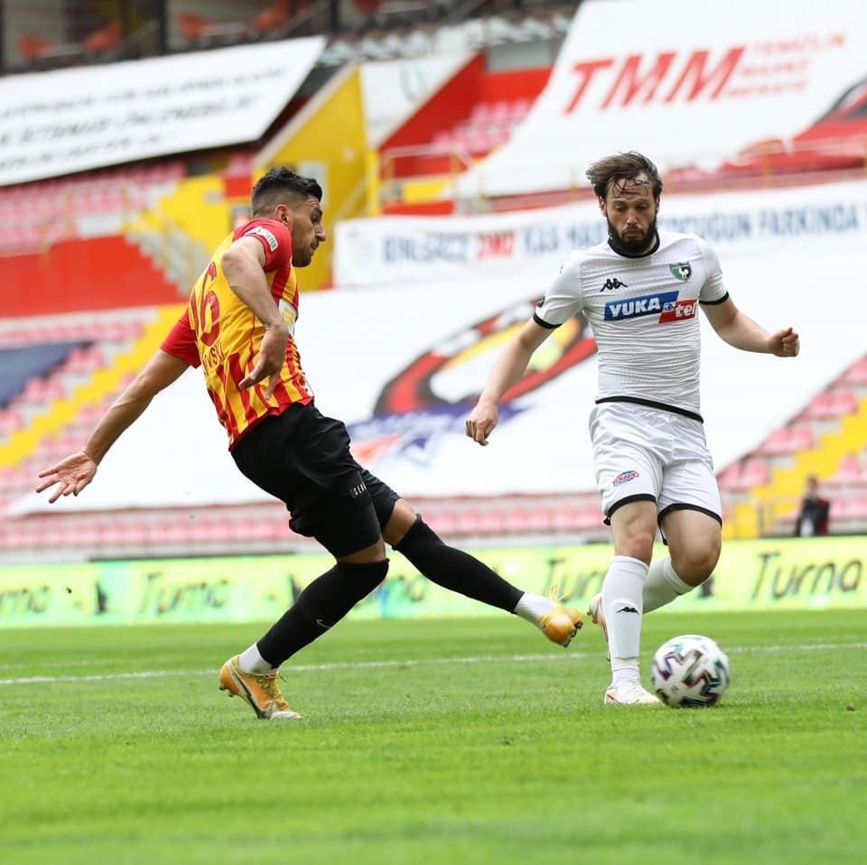 96 Daniel Avramovski