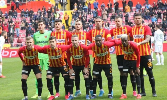 Kayserispor'da Kimler Kalıyor, Kimler Gidiyor