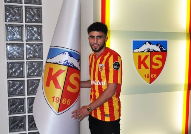 Bilal Başacıkoğlu Kayserispor'a İmzayı Attı.
