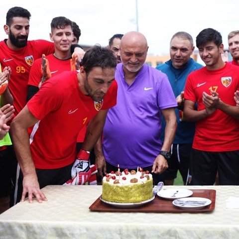 Hakan Arıkan Trabzonspor a Bonservisi ile Transfer Oluyor