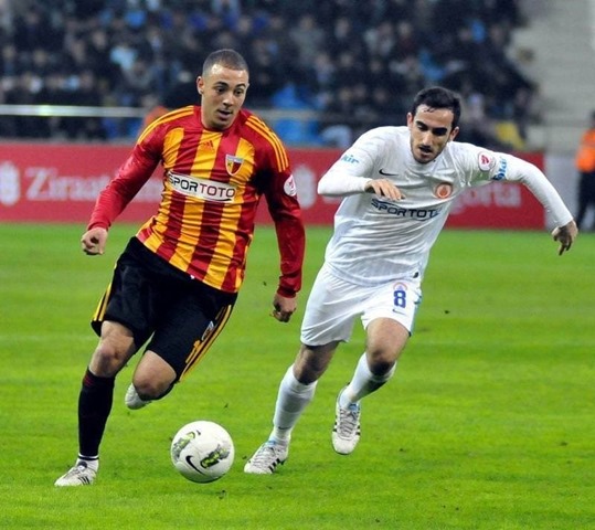 Shota Arvaledze; Amrabat Gitmek İstemiyor