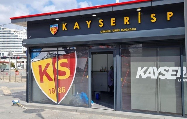 Kayserispor Store Pazartesi Günü Cumhuriyet Meydanında Açılıyor.