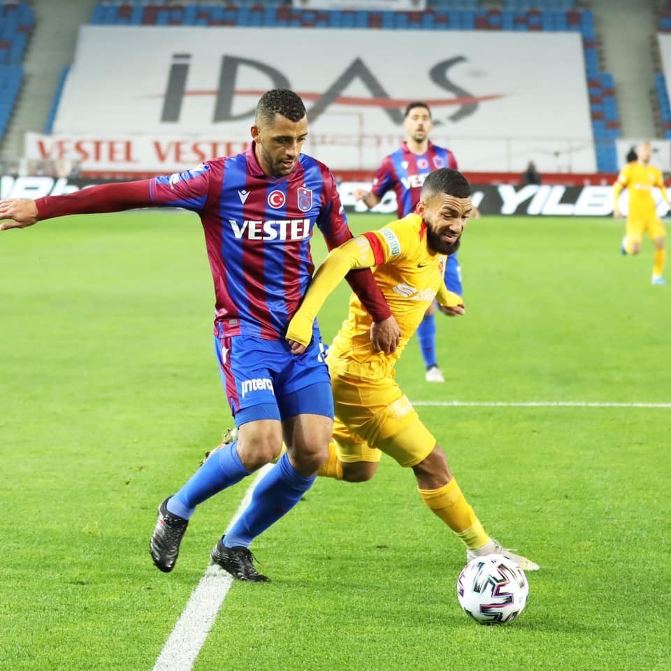 2020-2021 Süper Lig: Trabzonspor 1-1 Kayserispor Maçının Foto Galerisi.