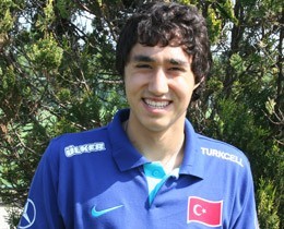 Furkan Özçal: Türkiye için Almanya kariyerimi bitirdim.