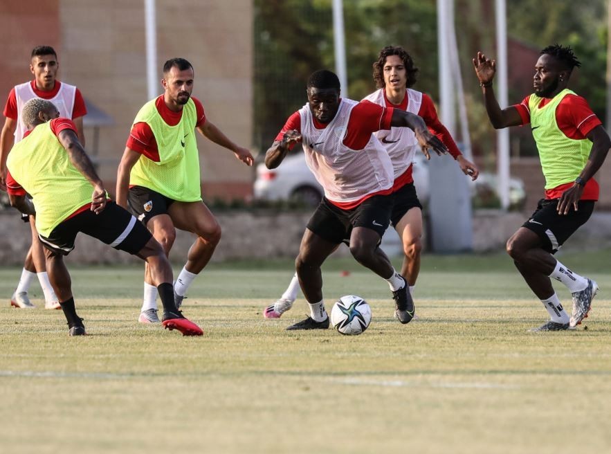 Kayserispor'da Antrenman Günlüğü 04.07.2021