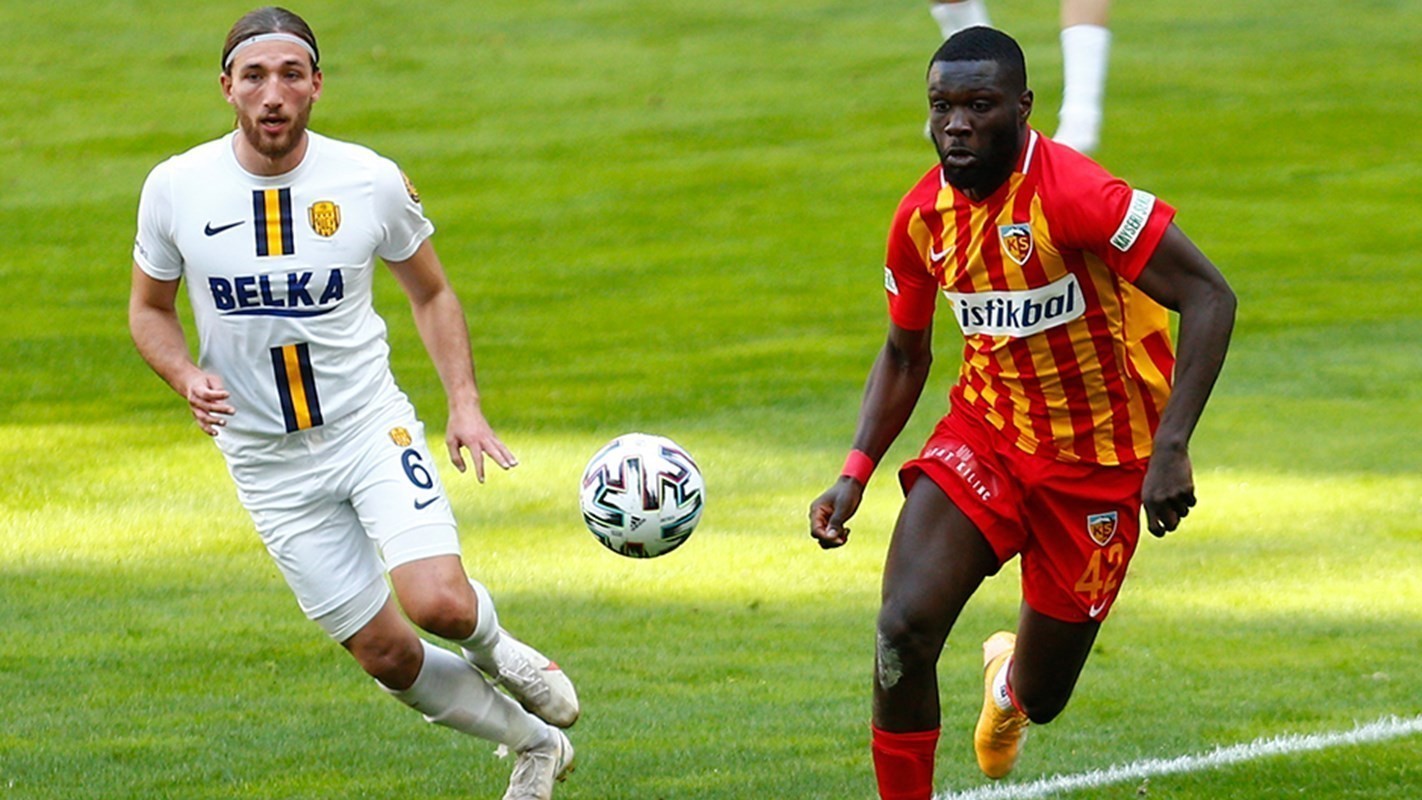 Kayserispor Kevin Luckassen'e Kulüp Bulması İstendi.