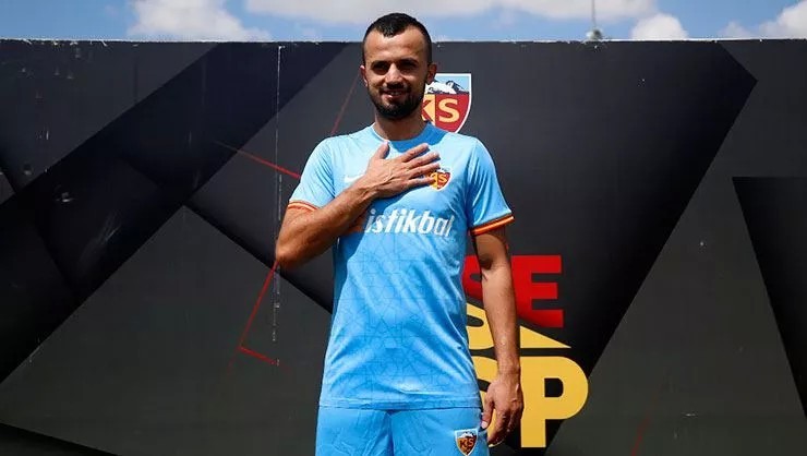 Kaptan İlhan Parlak'tan Takımın Son Durumu Hakkında Bilgiler Verdi.