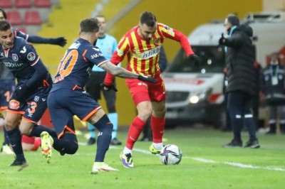 2021-2022 Süper Lig: Kayserispor 1-0 Başakşehir Maçının Foto Galerisi