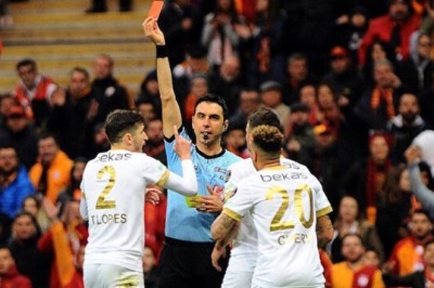 Fenerbahçe-Kayserispor Kupa Maçını Arda Kardeşler Yönetecek.