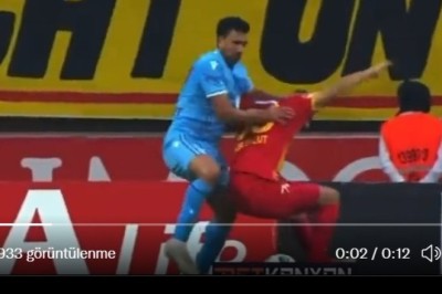 Verilen Haksız Penaltı Öncesi Faul Var.-Yorum Sizden Video