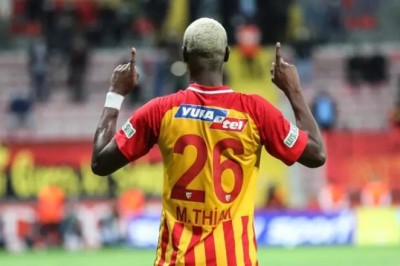 Fenerbahçe, Mame Thiam için Kayserispor'a Haciz Gönderdi.