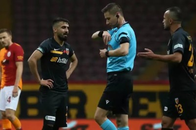 Kayserispor-Sivasspor Maçını Turgut Doman Yönetecek.