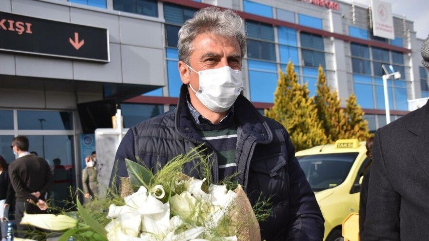 Kayserispor'un Yeni Hocası Hamza Hamzaoğlu Kayseri'ye Geldi.